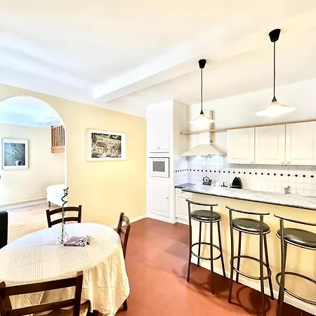 Ersextius Rl Apartment